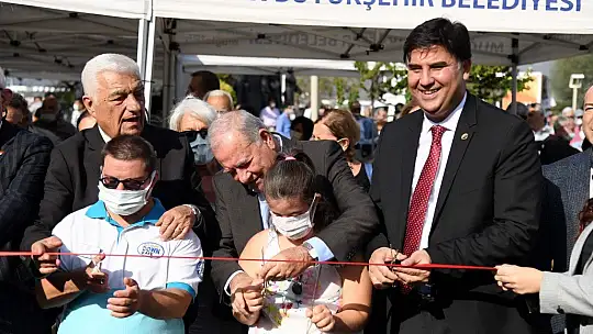 Sen de Gel Down Kafe hizmete açıldı