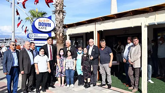 Sen de Gel Down Kafe hizmete açıldı