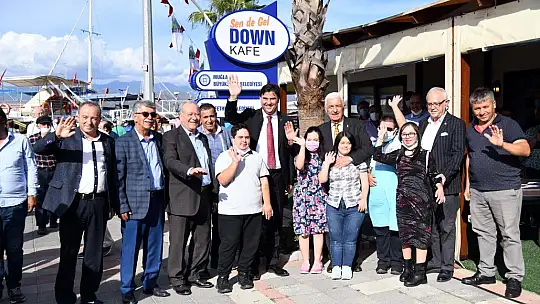 Sen de Gel Down Kafe hizmete açıldı