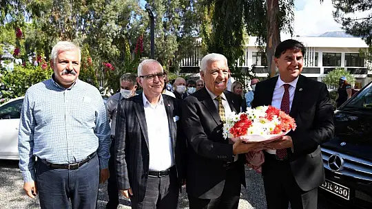 Sen de Gel Down Kafe hizmete açıldı