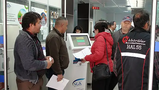 EYT'Lİ VATANDAŞ, DİLEKÇESİNİ VERDİ