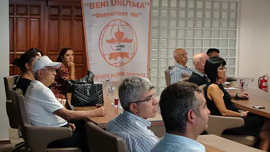 ALZHEİMER DERNEĞİ'NDEN TOPLANTI