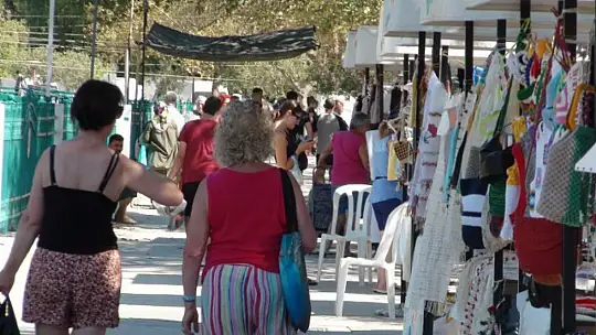 EL EMEĞİ ÜRÜNLER SAHİPLERİNİ BEKLİYOR