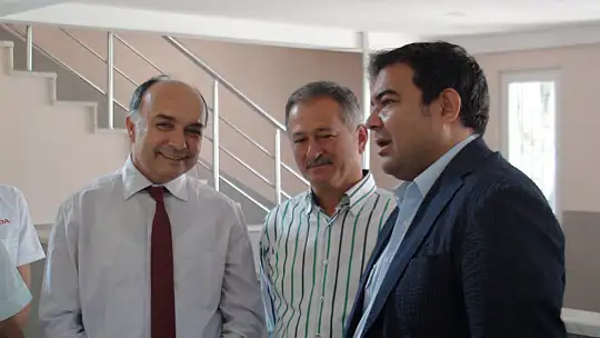 Japon Firmasından Öğrencilere Son Model Araba