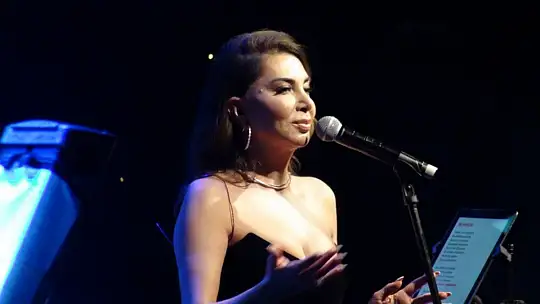 Ebru Yaşar Sevenleri ile Barbunn'da Buluştu