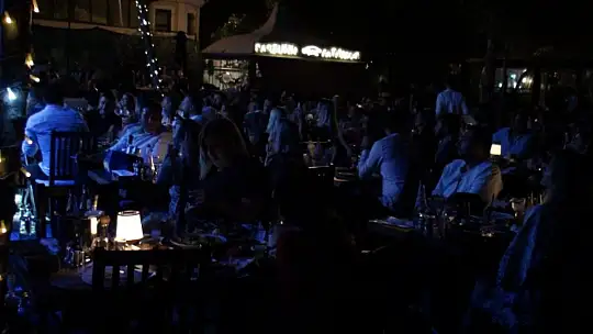 Ebru Yaşar Sevenleri ile Barbunn'da Buluştu