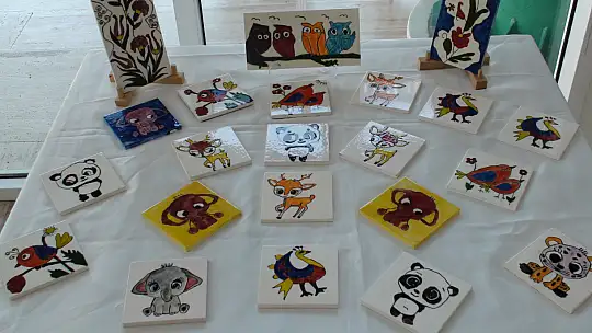 İLK KİŞİSEL SERGİSİNİ AÇTI