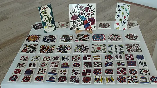 İLK KİŞİSEL SERGİSİNİ AÇTI