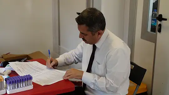 'KAN BAĞIŞI SİZDEN HEDİYE KİTAP BİZDEN'