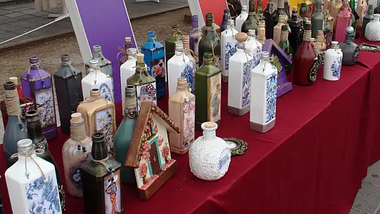 'GERİ DÖNÜŞÜM GERİ DEĞİL, İLERİ DÖNÜŞÜMDÜR' SERGİSİ AÇILDI