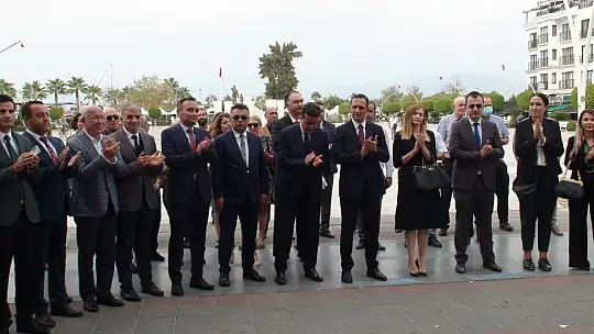 'GERİ DÖNÜŞÜM GERİ DEĞİL, İLERİ DÖNÜŞÜMDÜR' SERGİSİ AÇILDI