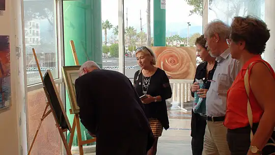 ÇAĞDAŞ AMATÖR RESSAMLAR SERGİSİ AÇILDI