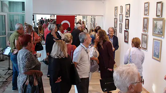 ÇAĞDAŞ AMATÖR RESSAMLAR SERGİSİ AÇILDI