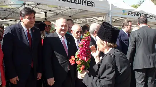 CUMHURİYET MEYDANI'NDA ÇELEK TÖRENİ