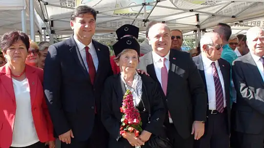 CUMHURİYET MEYDANI'NDA ÇELEK TÖRENİ