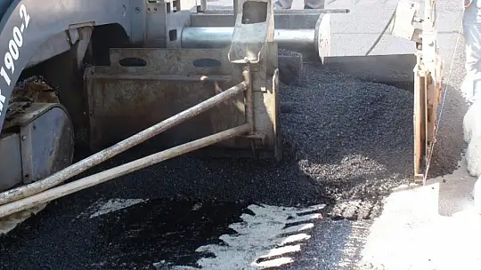 SICAK ASFALT ÇALIŞMALARI BAŞLADI