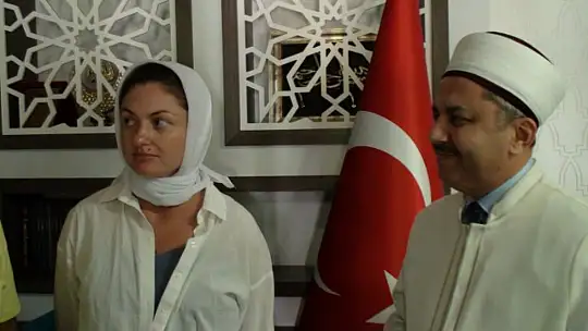 UKRAYNALI YULİA FETHİYE'DE MÜSLÜMAN OLDU