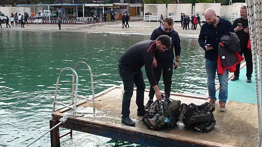 DÜNYA BALIKÇILIK GÜNÜ'NDE 30 BİN YAVRU ÇUPRA DENİZLE BULUŞTU