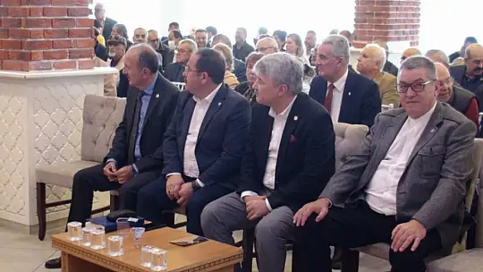 İYİ PARTİDE BAYRAK DEĞİŞİMİ