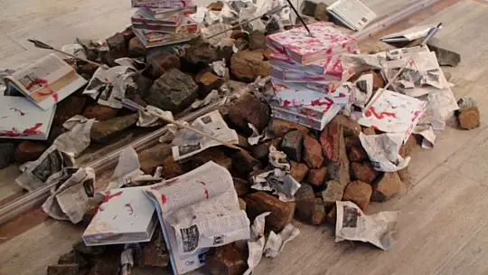 ŞİDDET MAĞDURU KADINLARIN ANISINA ÖZEL SERGİ