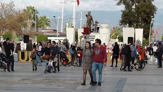 YENİ YIL PAZARI KURULDU