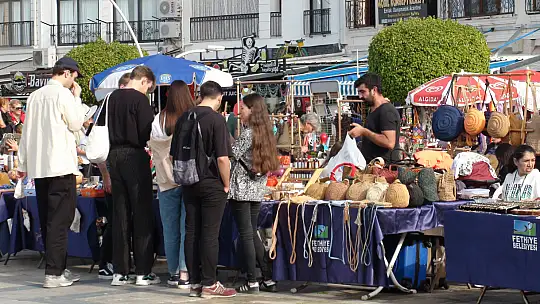 YENİ YIL PAZARI KURULDU