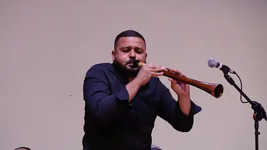 YÖRÜKLER DOYASIYA EĞLENDİ