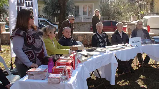 DEVRİM VE DEMOKRASİ ŞEHİTLERİ ANILDI