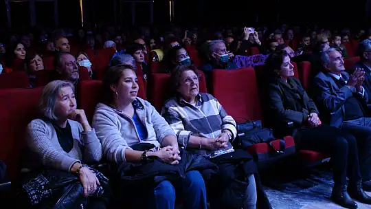 HAMDİ ÖZBAY TÜRKÜLERLE ANILDI