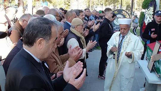 ESKİ BELEDİYE BAŞKANI KANDÖNMEZ SON YOLCULUĞUNA UĞURLANDI