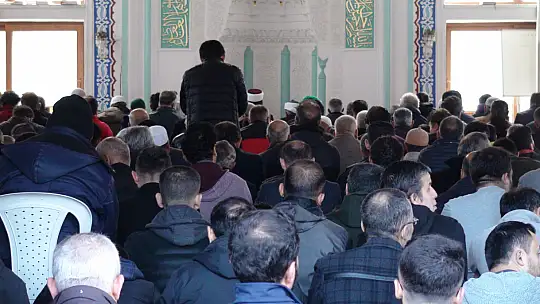 FETHİYE YENİ CAMİİ'DE DEPREMZEDELER İÇİN DUA EDİLDİ