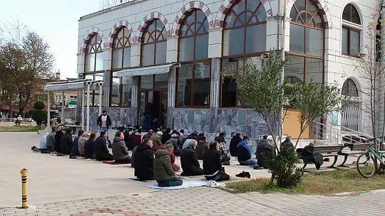 FETHİYE YENİ CAMİİ'DE DEPREMZEDELER İÇİN DUA EDİLDİ