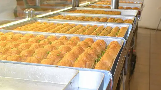 Fethiye'de Bayram Öncesi Tatlı Yoğunluğu