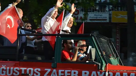 30 Ağustos Zafer Konvoyuna Coşkulu Katılım