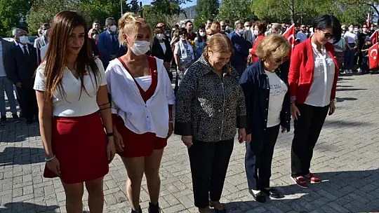 Fethiye'de STK'lardan Cumhuriyet Bayramı Kutlaması