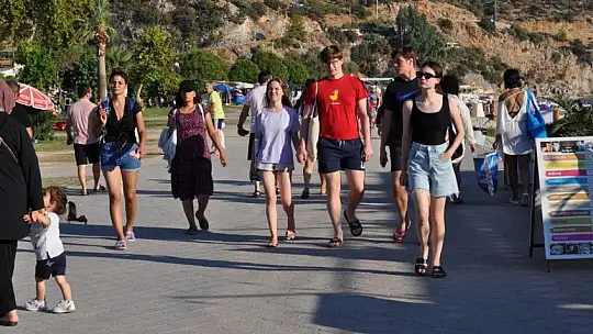 Ölüdeniz'de sezon bitmiyor