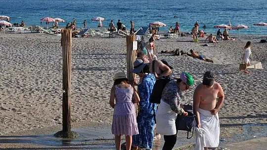 Ölüdeniz'de sezon bitmiyor