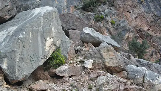 Muhtar Karaburun yetkililerden yardım istedi