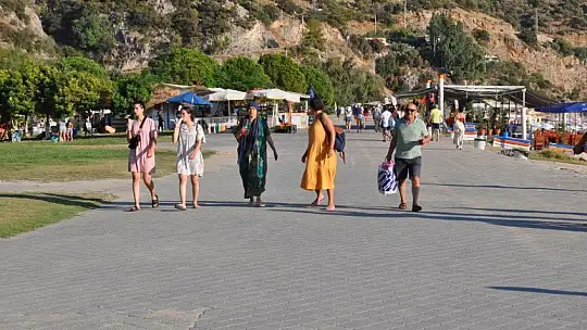 Ölüdeniz'de sezon bitmiyor