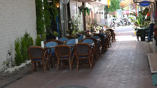 Paspatur sokakları boş kaldı