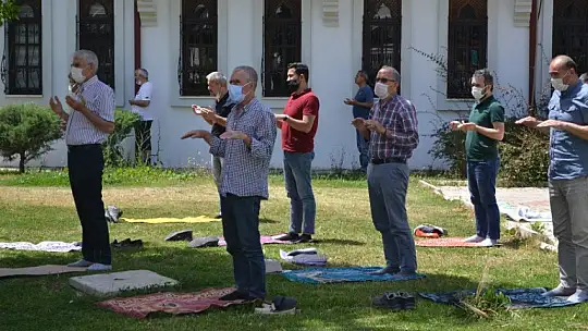 Bugün eller, 'yağdır Mevlam su' diyerek açıldı