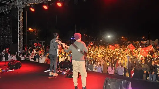 Vatandaşlar Cumhuriyet Konseri ile Coştu