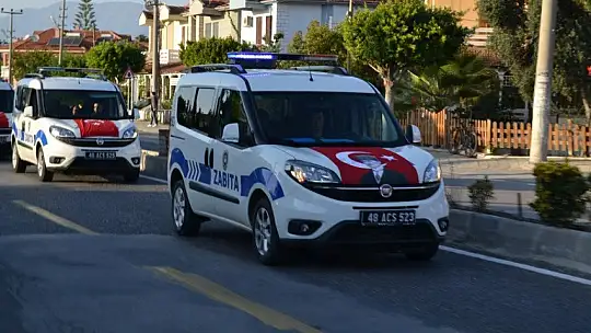 Cumhuriyet konvoyuna yoğun katılım