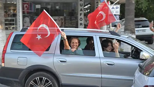 30 Ağustos Zafer Konvoyuna Coşkulu Katılım