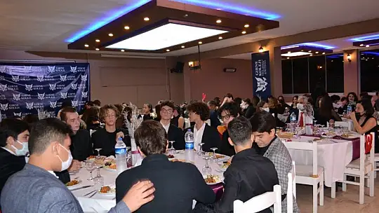 Girne Kolejinden Cumhuriyet balosu