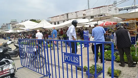 Fethiye halkı semt pazarlarına akın etti