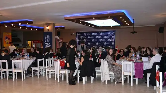 Girne Kolejinden Cumhuriyet balosu