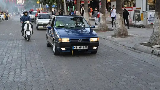 Cumhuriyet konvoyuna yoğun katılım