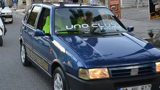 Cumhuriyet konvoyuna yoğun katılım