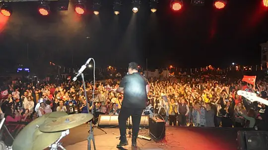 Vatandaşlar Cumhuriyet Konseri ile Coştu